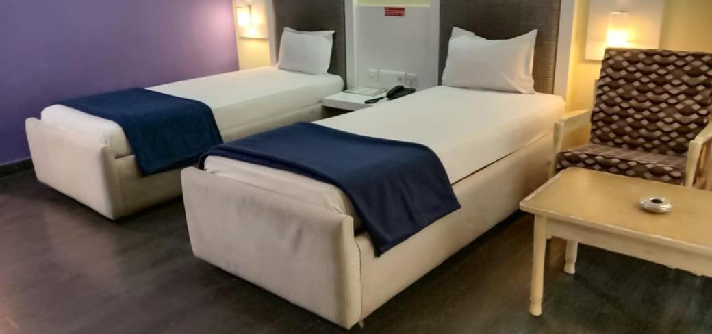 היידראבד Hotel Jaya International מראה חיצוני תמונה